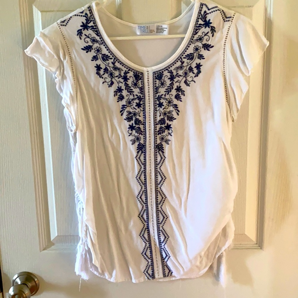 Time and Tru L white shirt w/blue flowers